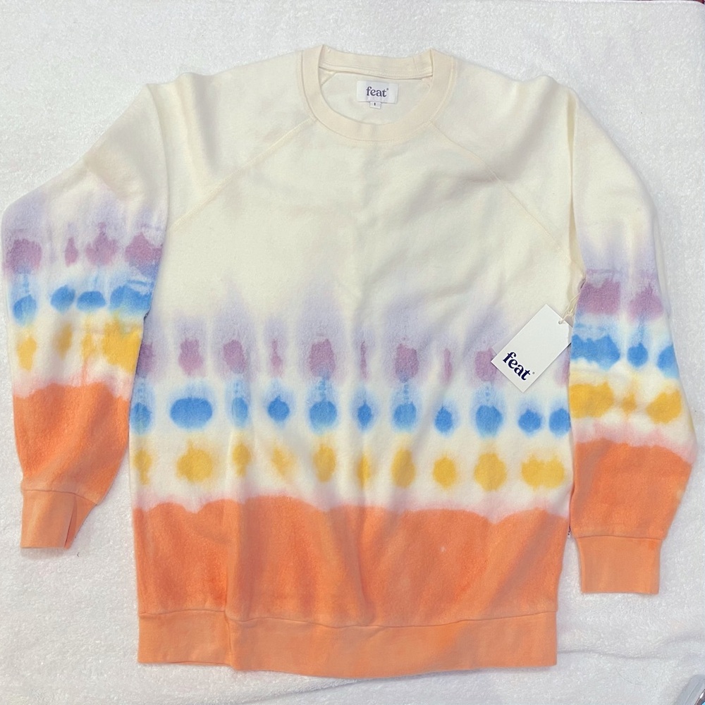 Women’s Large FEAT sweatshirtrt